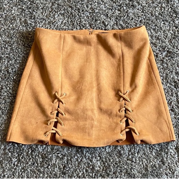 Forever 21 Dresses & Skirts - ⭐️FOREVER 21 • Mini Skirt